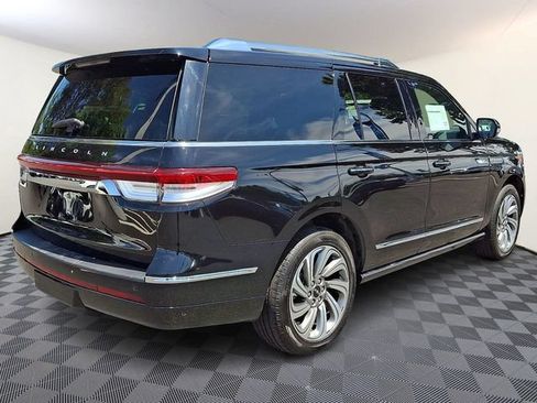 Used 2023 Lincoln Navigator Reserve AWD/4WD image 6
