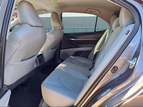 Used 2021 Toyota Camry SE image 14