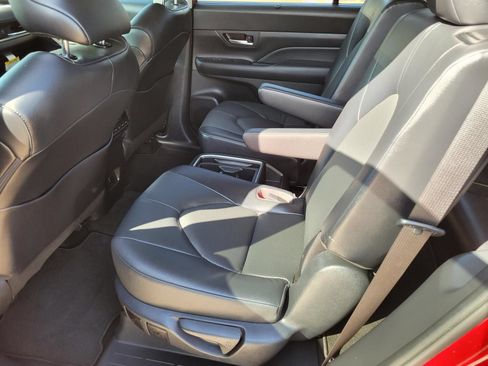 Used 2025 Toyota Grand Highlander FWD image 19