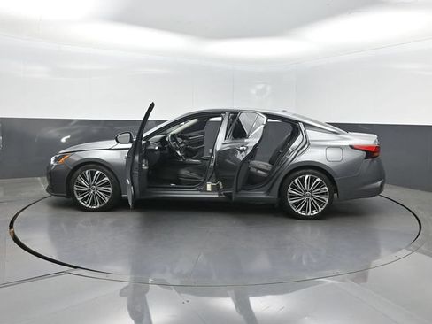 Used 2023 Nissan Altima 2.5 SL FWD image 34