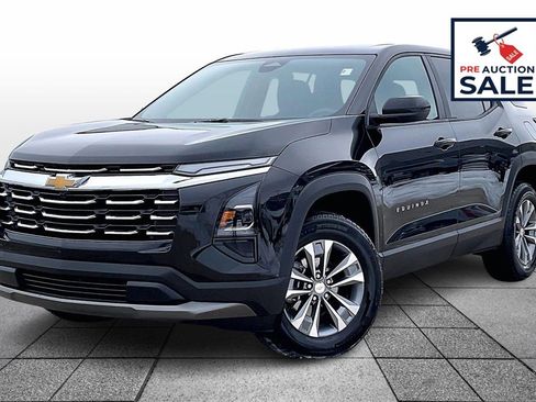 Used 2025 Chevrolet Equinox LT image 1