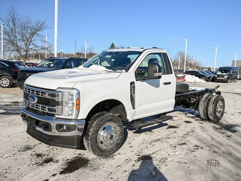 New 2026 Ford F350 XL w/ XL Chrome Package image 9