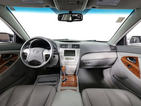 Used 2011 Toyota Camry XLE image 27