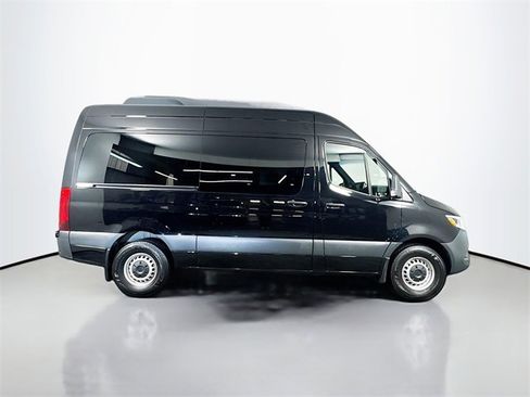 Used 2023 Mercedes-Benz Sprinter 2500 image 9