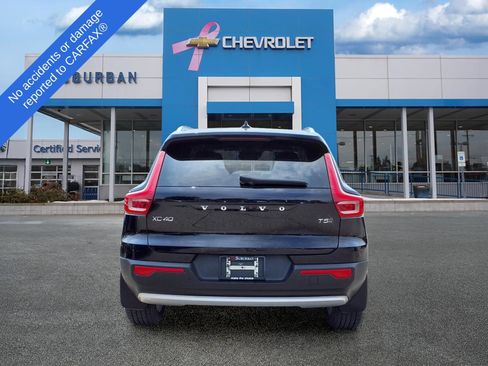 Used 2022 Volvo XC40 T5 Momentum AWD/4WD image 7