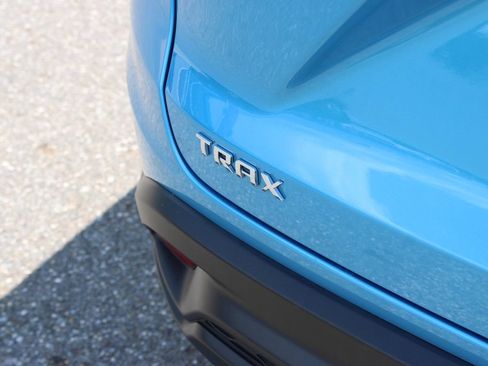 Certified 2025 Chevrolet Trax LS FWD image 26