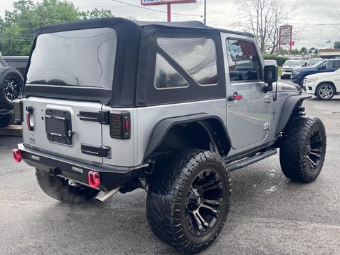 Used 2017 Jeep Wrangler Sport AWD/4WD image 3