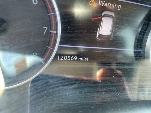 Used 2021 Nissan Rogue S FWD image 3