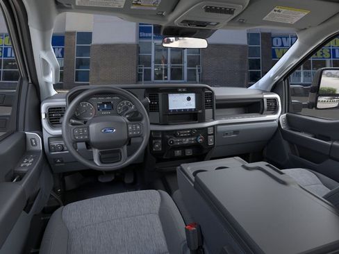 New 2025 Ford F250 XL w/ FX4 Off-Road Package AWD/4WD image 9