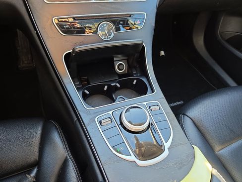 Used 2017 Mercedes-Benz C 300 Sedan image 22