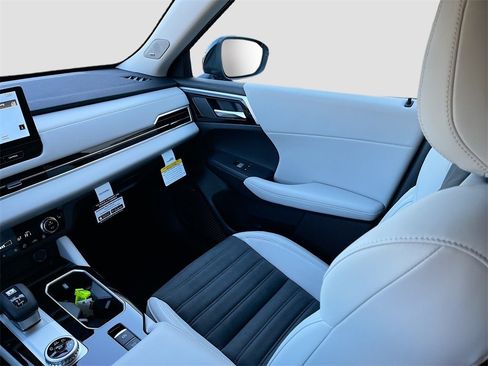 New 2026 Mitsubishi Outlander SE image 25