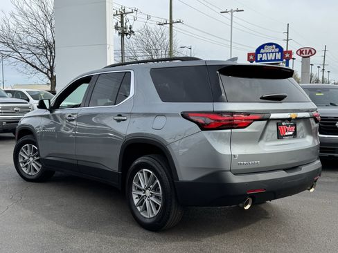 Used 2023 Chevrolet Traverse LT FWD image 16