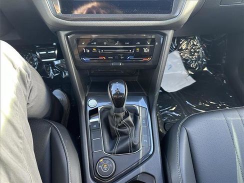New 2024 Volkswagen Tiguan SE R-Line image 13