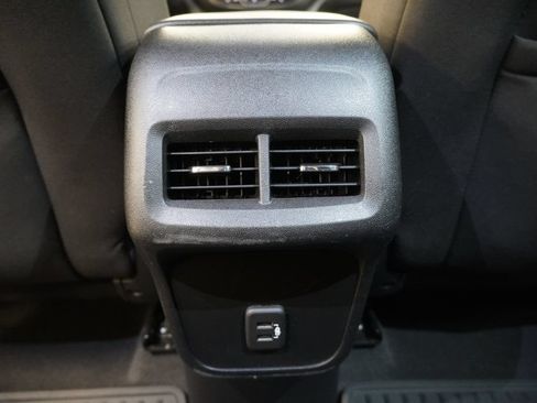 Used 2019 Chevrolet Equinox LT FWD image 29