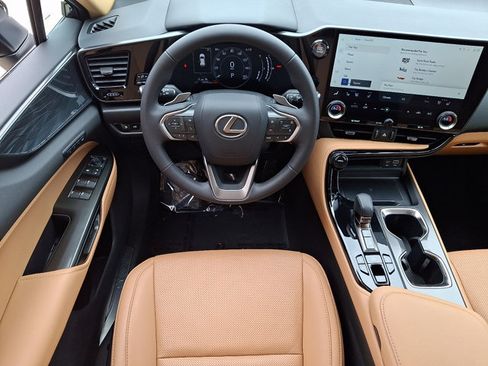 Certified 2025 Lexus NX 250 AWD w/ Accessory Package (2T) image 10