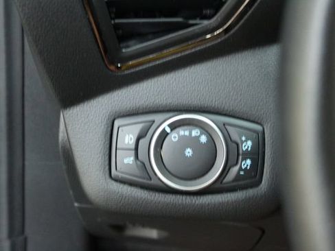 Used 2018 Ford Escape SEL w/ Ford Safe & Smart Package FWD image 9