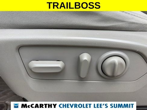 Used 2022 Chevrolet Silverado 1500 LT Trail Boss w/ Convenience Package II AWD/4WD image 43