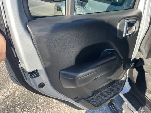 Used 2022 Jeep Wrangler Unlimited Rubicon w/ Steel Bumper Group image 20