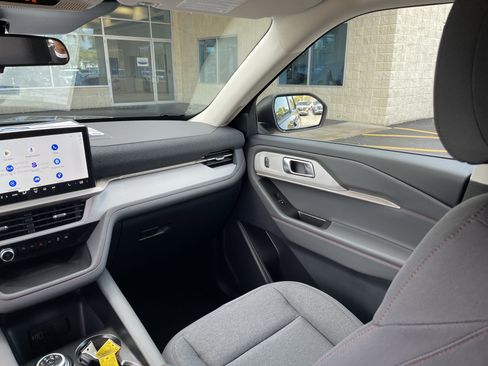 New 2026 Ford Explorer Active image 33