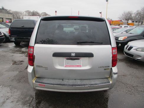 Used 2010 Dodge Grand Caravan SE FWD image 5