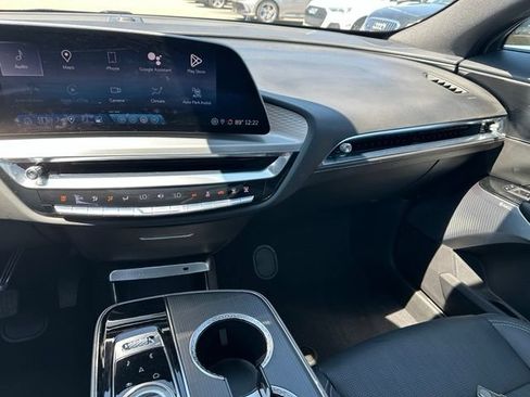 Used 2024 Cadillac Lyriq Luxury AWD/4WD image 19