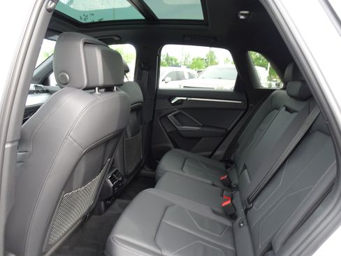 Certified 2024 Audi Q3 2.0T Premium w/ Convenience Package AWD/4WD image 12