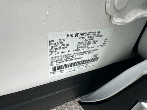 Certified 2022 Ford Explorer Platinum w/ Equipment Group 601A image 31