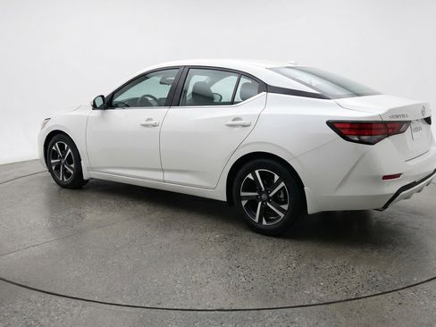 Used 2025 Nissan Sentra SV FWD image 6