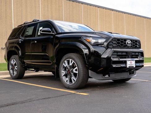 New 2026 Toyota 4Runner TRD Sport AWD/4WD image 2