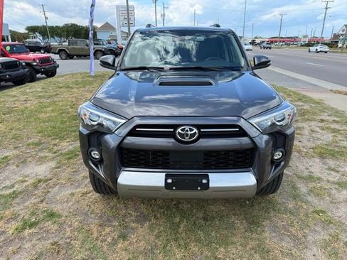 Used 2022 Toyota 4Runner TRD Off-Road Premium AWD/4WD image 2