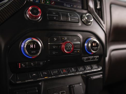 Used 2022 GMC Sierra 1500 Denali w/ Denali Premium Package image 9