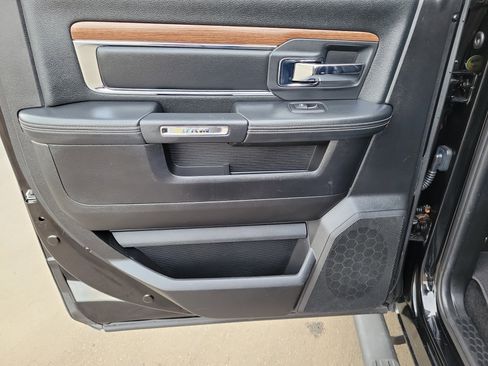 Used 2014 RAM 2500 Laramie w/ Black Appearance Group image 13