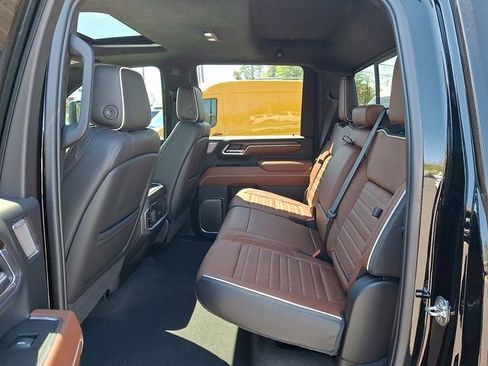 Used 2025 GMC Sierra 2500 Denali Ultimate AWD/4WD image 12
