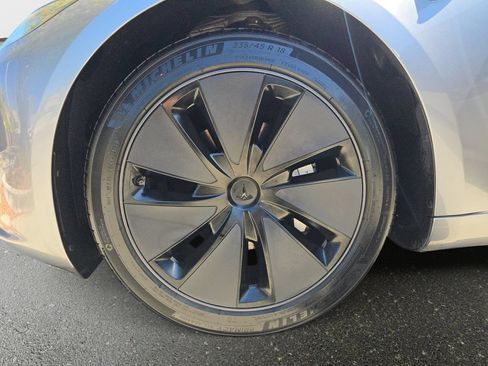 Used 2025 Tesla Model 3 Long Range RWD image 36