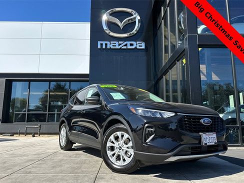 Used 2025 Ford Escape Active image 2