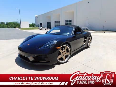 Used 2021 Porsche 718 Boxster image 1