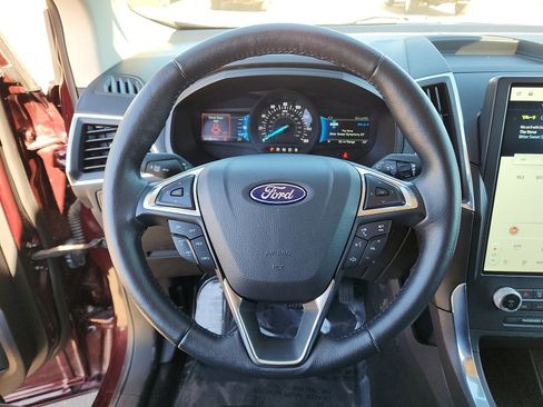 Used 2024 Ford Edge Titanium image 17