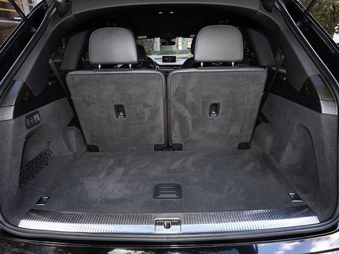 Used 2018 Audi Q7 3.0T Prestige w/ Prestige Package image 37