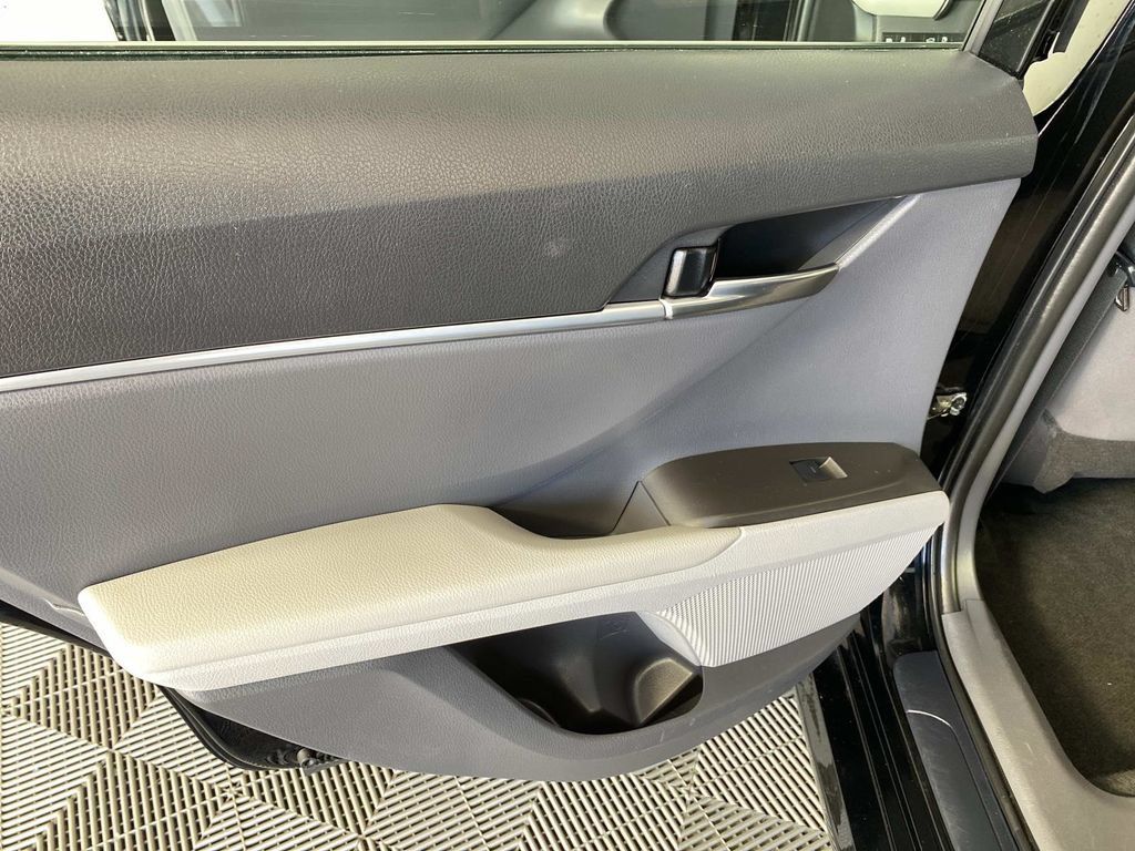 Used 2022 Toyota Camry LE AWD/4WD image 24