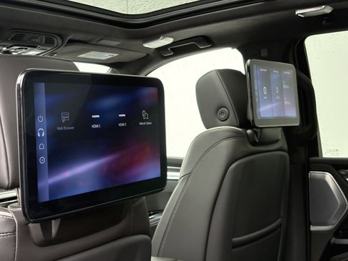 Certified 2025 Cadillac Escalade V AWD/4WD image 15