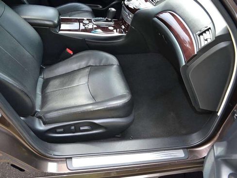 Used 2015 INFINITI Q70 3.7 image 28