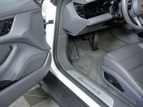 Certified 2022 Porsche Taycan 4S image 7