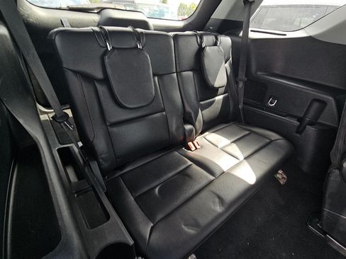 Used 2024 Ford Explorer Limited AWD/4WD image 5