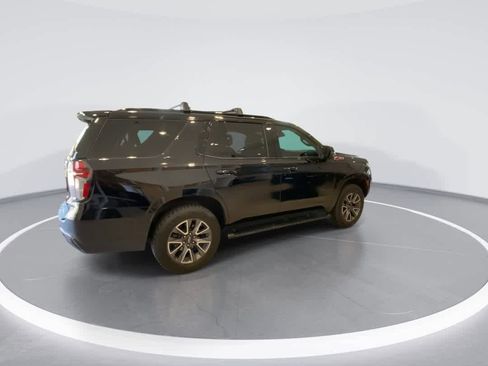 Used 2022 Chevrolet Tahoe Z71 w/ Luxury Package AWD/4WD image 8