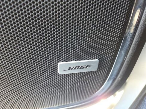 Used 2019 GMC Yukon XL SLT w/ Open Road Package image 9