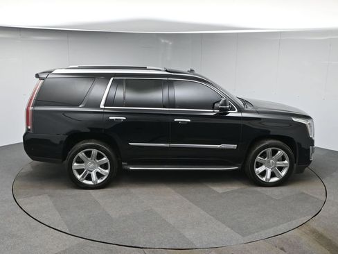 Used 2019 Cadillac Escalade Luxury image 55