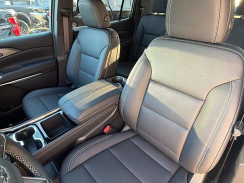 New 2027 Chevrolet Traverse LT w/ Midnight/Sport Edition FWD image 4