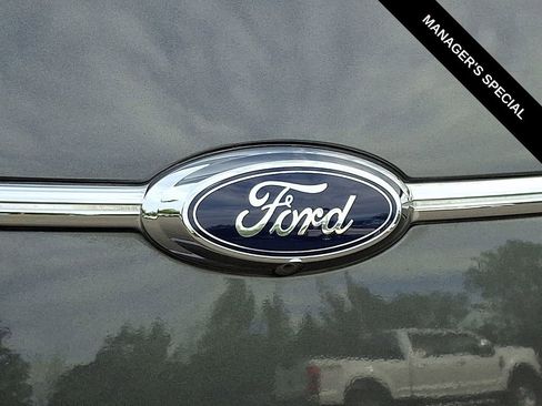 Used 2015 Ford Taurus SEL image 30