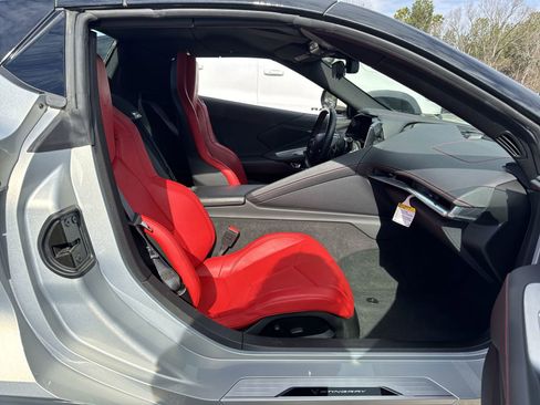 Used 2023 Chevrolet Corvette Stingray Convertible image 31