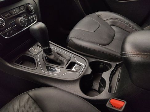 Used 2021 Jeep Cherokee Latitude Lux image 26